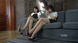 【KM摄影】1080P-297 芮芮 姐妹沙发制服肉丝挑鞋封面图