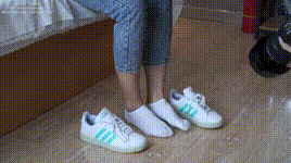 【袜啵啵】NO.024 涵涵-板鞋、白棉袜、裸足封面图