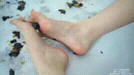 【袜啵啵】NO.468 甜甜圈-高跟凉鞋、厚白丝、裸足、丝袜和裸足踩蓝莓剧情（仅花絮版）