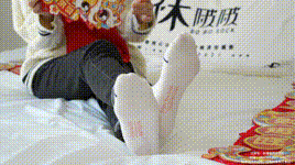 【袜啵啵】NO.481 糯米 板鞋、白棉袜、裸足（黑白美甲）、对联迎新春，半脱袜子剧情（花絮版）