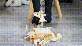 【袜啵啵】NO.585 小甜豆 高跟鞋、大腿黑丝、踩面包剧情