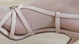 【物恋传媒】2K NO.2537 辣辣 高跟鞋、薄肉丝、裸足