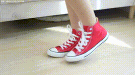 【物恋传媒】2K NO.2524 嘟嘟 高跟鞋、帆布鞋、薄肉丝、裸足