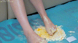 【甜予摄影】NO.143 璇璇-高跟鞋、裸足、泡脚涂抹婴儿油以及踩蛋糕剧情 _1