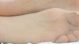 【物恋传媒】NO.2556 小紫 三双高跟鞋、薄肉丝、裸足