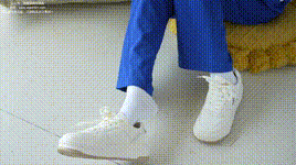 【袜啵啵】NO.625 焦糖 板鞋、纯白棉袜（高筒）、裸足、校服、半脱袜子，裸足脚趾翻书页小剧情（仅花絮版）