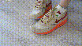 【袜啵啵】1080P-NO.118 稚予-运动鞋、白棉袜、肉丝、踩小熊玩偶封面图