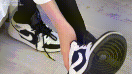 【袜啵啵】1080P-NO.132 小甜豆-aj1板鞋、蓝色短靴、厚黑丝、厚红丝