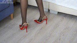 【袜啵啵】1080P-NO.155 小安-两双高跟鞋、黑丝、裸足、涂指甲油封面图