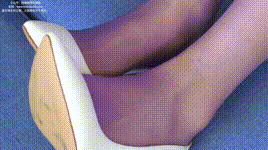 【袜啵啵】1080P-NO.205 小甜豆-白色高跟鞋、紫色油亮丝袜封面图