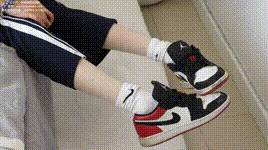 【袜啵啵】1080P-NO.207 稚予-aj板鞋、白棉袜、油亮白丝、校服裤里丝封面图