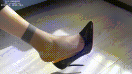 【袜啵啵】1080P-NO.245 小甜豆-高跟鞋、短灰丝、半蹲镜头较多封面图