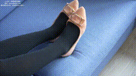 【袜啵啵】1080P-NO.315 小沫-平底鞋、厚黑丝、模特穿鞋及丝袜踩玩偶小熊剧情（超长花絮版）封面图