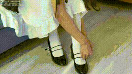 【袜啵啵】1080P-NO.306 奶油-高跟鞋、皮鞋、厚白丝大腿袜、厚肉丝（仅打底）、白棉袜（花絮版）封面图