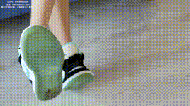 【袜啵啵】1080P-NO.294 芝士-板鞋、白棉袜、裸足封面图