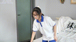 【袜啵啵】1080P-NO.351 甜甜圈-板鞋、白棉袜、肉丝（脚尖加固款）、校服裤里丝（花絮版）封面图