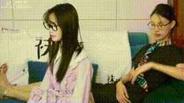 【袜啵啵】1080P-NO.384 雪糕甜甜圈-两双高跟凉鞋、黑丝（脚尖加固款）、白丝（脚尖加固款）、裸足、裸足脚对脚剧情 （花絮版）封面图