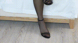 【袜啵啵】1080P-NO.420 小甜豆-高跟鞋、高跟凉鞋、黑丝（脚尖微加固款）、裸足、模特分别裸足 丝袜 穿鞋踩房子小汽车等巨大娘视角剧情、本期以特写为主（花絮版）_2封面图