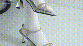 【袜啵啵】1080P-NO.468 甜甜圈-高跟凉鞋、厚白丝、裸足、丝袜和裸足踩蓝莓剧情（仅花絮版）封面图