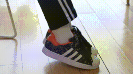 【袜啵啵】1080P-NO.366 甜甜圈-三双板鞋、白棉袜、短白丝（花絮版）封面图