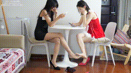 【袜啵啵】1080P-NO.455 奶油糯米 两双高跟鞋、肉丝（脚尖微加固款）、使用小叉子和手互相挠脚，丝袜淋水（花絮版）封面图