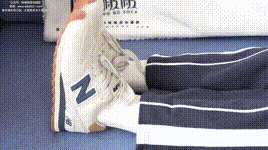 【袜啵啵】1080P-NO.456 甜甜圈 运动鞋、白棉袜、裸足、校服（花絮版）封面图