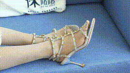 【袜啵啵】1080P-NO.536 奶油-高跟鞋、薄肉丝（脚尖微加固款）、裸足（黑色美甲）裸足淋酸奶剧情（花絮版）封面图