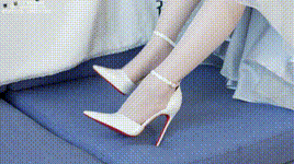 【袜啵啵】1080P-NO.512 甜甜圈-高跟鞋、油亮薄白丝（脚尖透明款）、袜踩奶油蛋糕剧情（剧情版）封面图