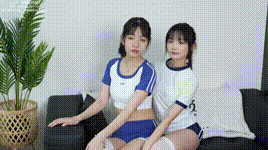 【袜啵啵】1080P-NO.472 小甜豆甜甜圈 两双运动鞋、厚白丝大腿袜、裸足、两位模特丝袜和裸足踩奶油蛋糕剧情（花絮版）封面图