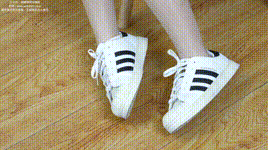 【袜啵啵】1080P-NO.570 甜甜圈 板鞋、白棉袜、油亮肉丝、丝袜绑脚剧情封面图