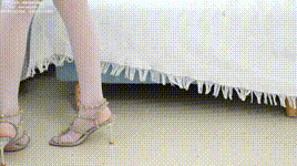 【袜啵啵】1080P-NO.583 甜甜圈-两双高跟凉鞋、五指淡紫丝、五指红丝、五指淡粉丝、图片与视频包括瑜伽动作封面图