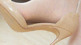 【袜啵啵】1080P-NO.594 香菜-三双高跟鞋、薄肉丝（脚尖透明款）、裸足、视频以超近景特写为主封面图