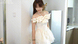 【袜啵啵】1080P-NO.597 香菜-高跟鞋、低跟鞋、薄白丝（脚尖微加固款）、薄肉丝（脚尖微加固款）、裸足（浅绿色美甲）封面图