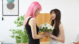 【袜啵啵】1080P-NO.589 小甜豆甜甜圈 高跟鞋、肉丝、裸足、水果摆盘以及裸足涂抹酸奶剧情封面图