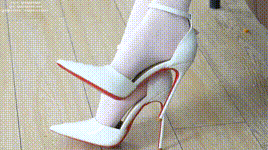 【袜啵啵】1080P-NO.650 甜甜圈 高跟鞋、油亮珠光厚白丝、裸足封面图