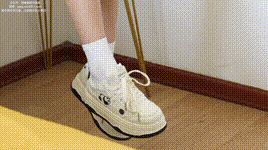 【袜啵啵】1080P-NO.635 甜甜圈-板鞋、白棉袜、裸足、学院风、半脱袜子挑鞋玩鞋剧情封面图