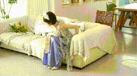【袜啵啵】1080P-NO.722 小甜豆 高跟鞋、油亮薄白丝（脚尖透明款）、裸足、裸足淋酸奶踩酸奶剧情、cos小狐狸封面图