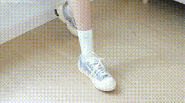 【物恋传媒】No.2619 小熊-帆布鞋、白棉袜、裸足封面图